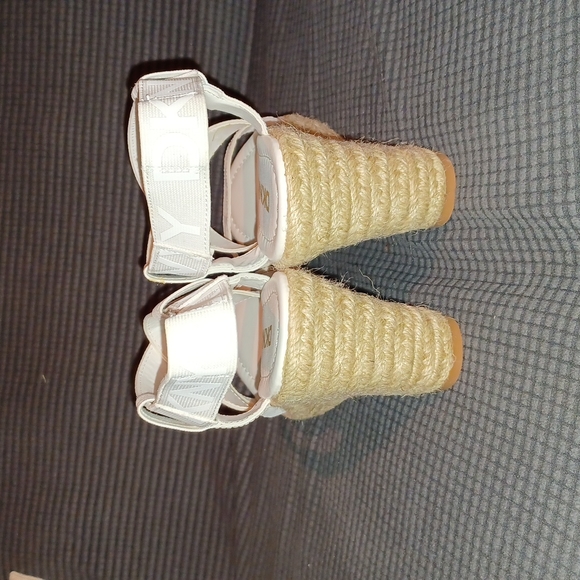 DKY Elastics Wedged Sandal - Picture 6 of 7